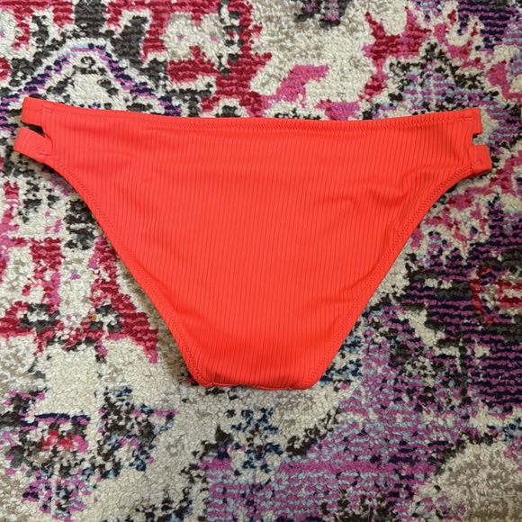 Coral two piece bathing suit - Picture 2 of 3